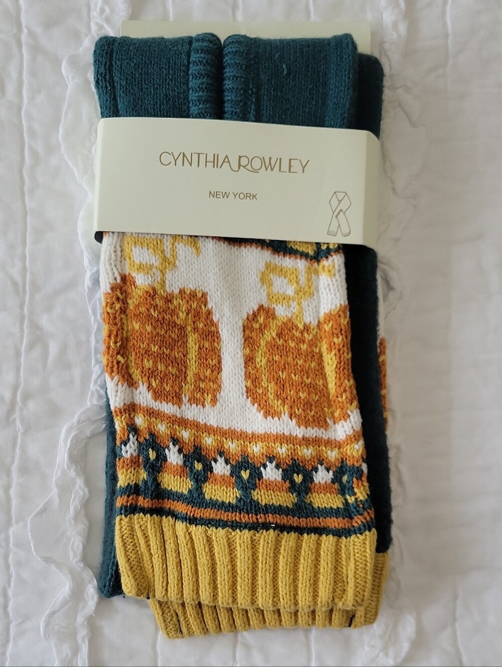 Cynthia Rowley Fall Neck Wrap NWT Sweater Knit Fleece Lined Pumpkin & Candy Corn